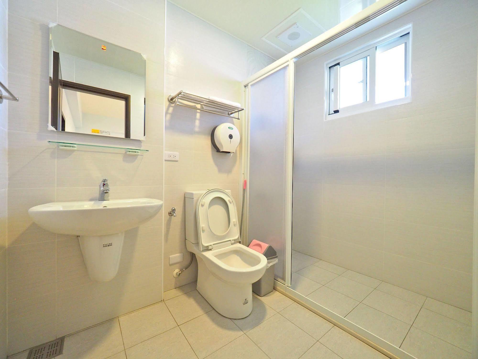 Love And Peace B&B Taitung Екстер'єр фото