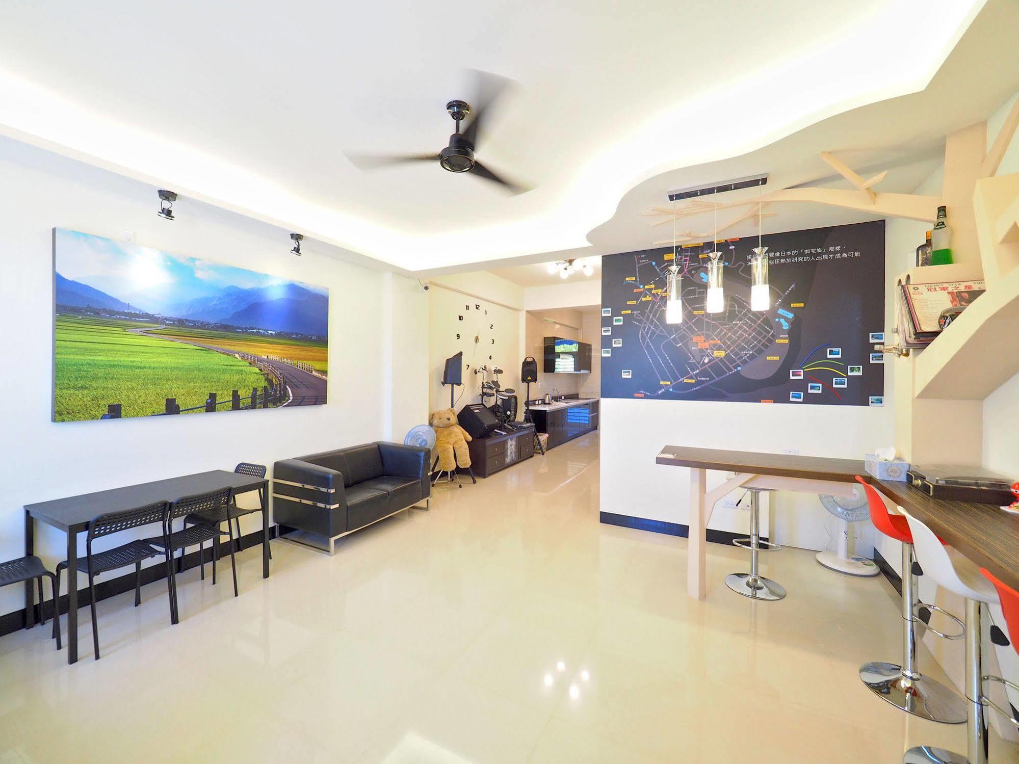 Love And Peace B&B Taitung Екстер'єр фото