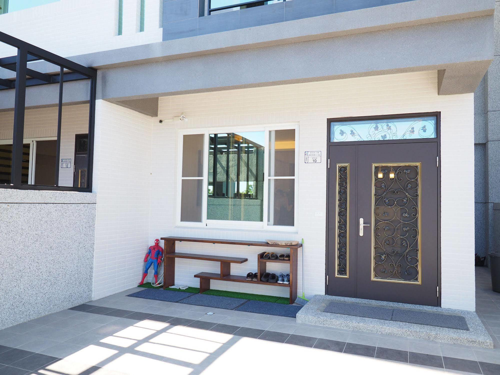 Love And Peace B&B Taitung Екстер'єр фото
