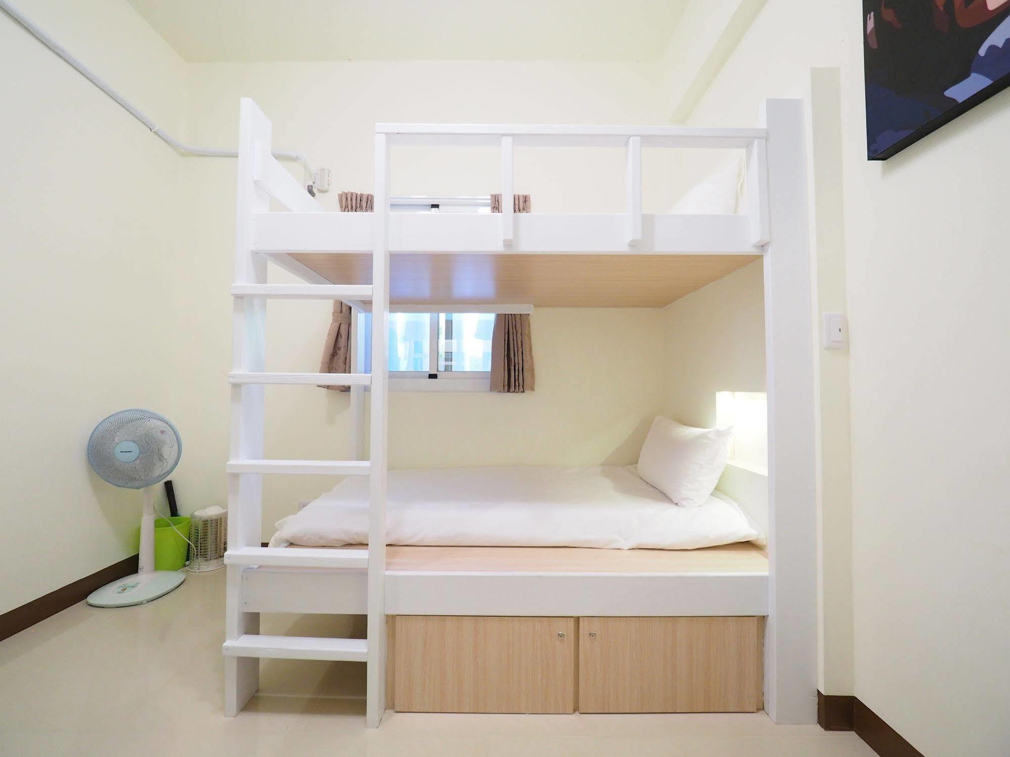 Love And Peace B&B Taitung Екстер'єр фото